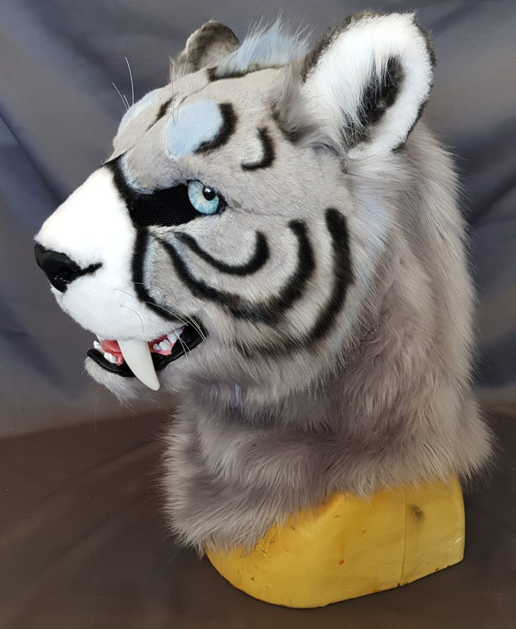 CRINSY Custom Fursuits and Fursuit Parts